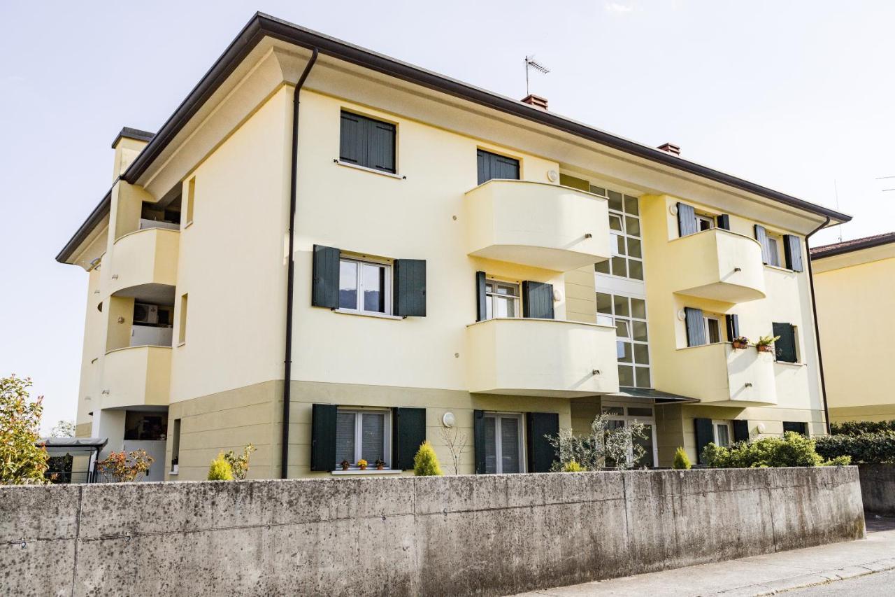 Appartamento Borgo Peschiere Maniago Eksteriør bilde